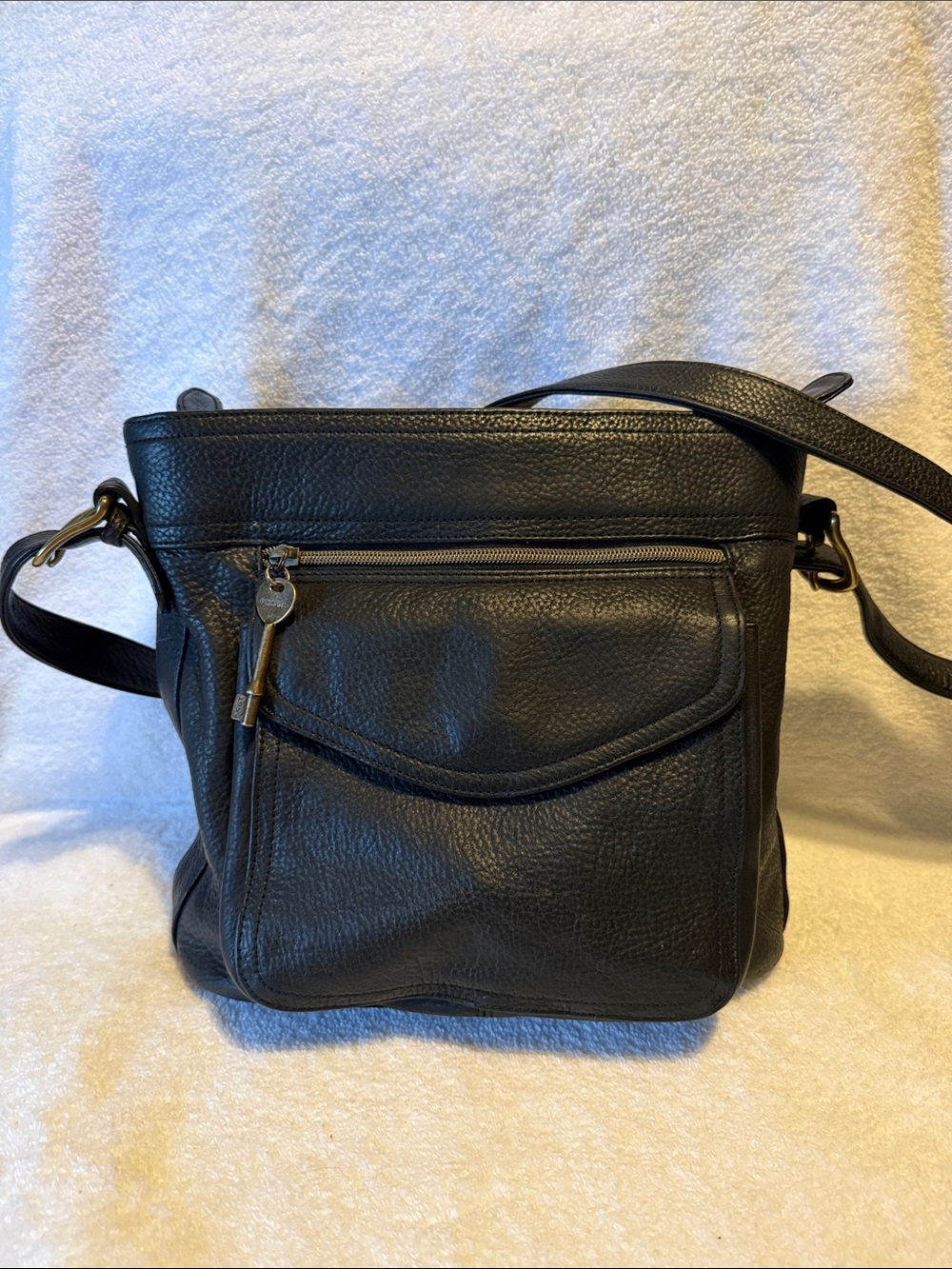 Fossil Vintage Black Pebbled Leather Crossbody with Gold Key Charm